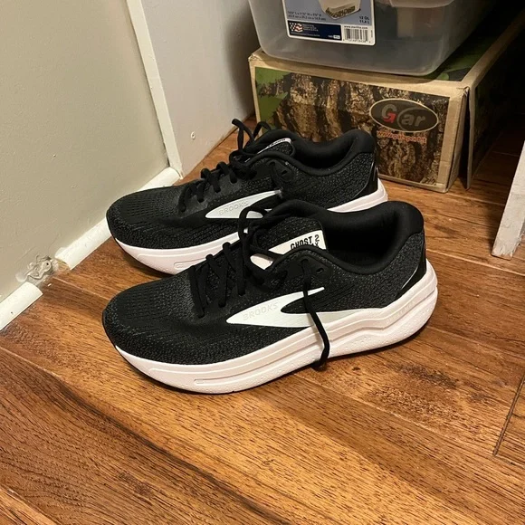 Brooks Ghost Max 2 Women’s-Size 10 - Picture 2 of 4